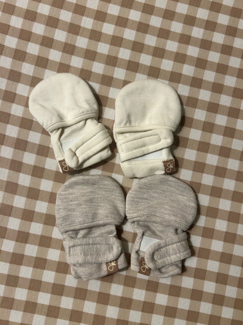 Goumi baby mittens